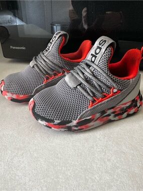 adidas Kids Grey & Red Slip-On Athletic Sneakers  toddler size 8